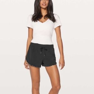 Lululemon Choose A Side Short 3"
